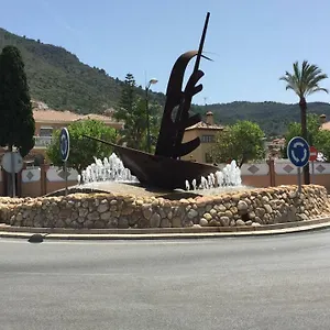 Con Barbacoa, Chimenea Y Piscina En Сasa de vacaciones
